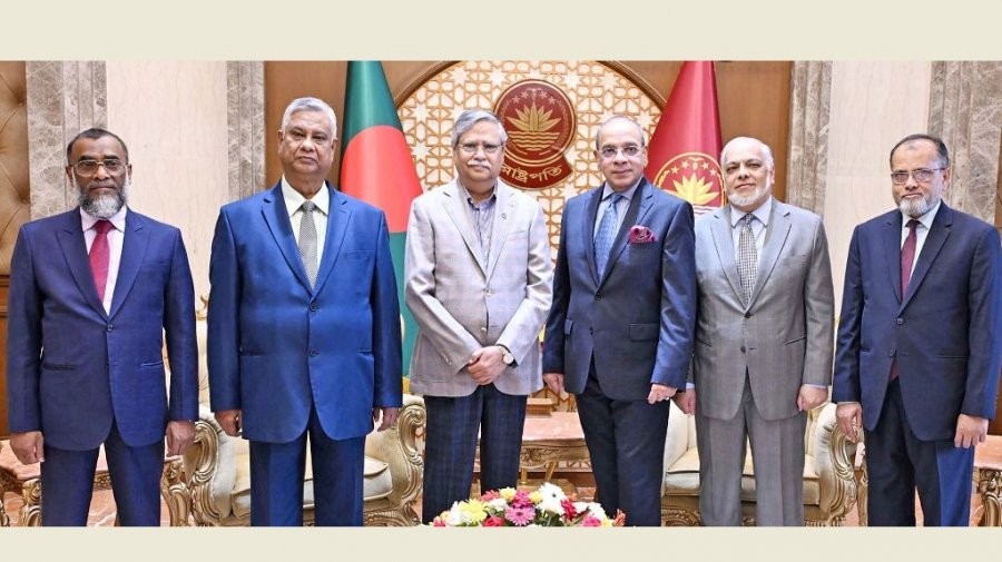 সুপ্রিম কোর্টকে ন্যায়বিচার নিশ্চিতের তাগিদ রাষ্ট্রপতির