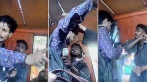 জবির সহসমন্বয়ক পরিচয়ে হেলপারকে মারধর করে ছাত্রলীগ কর্মী